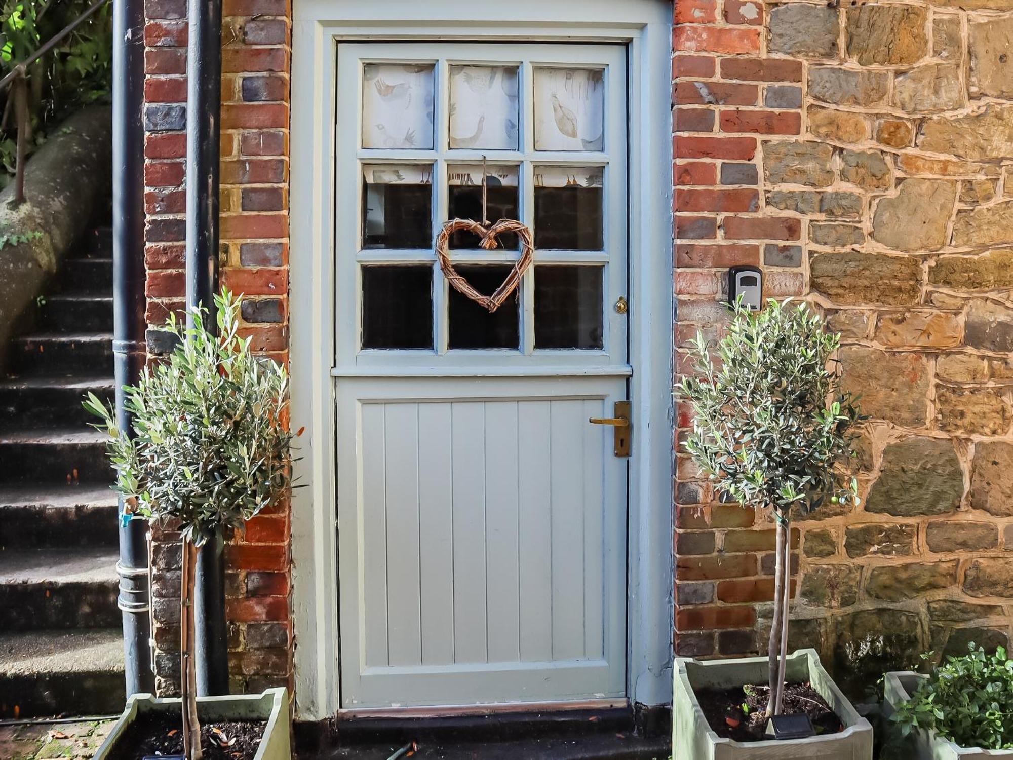 Cobblers Cottage Petworth Exterior foto